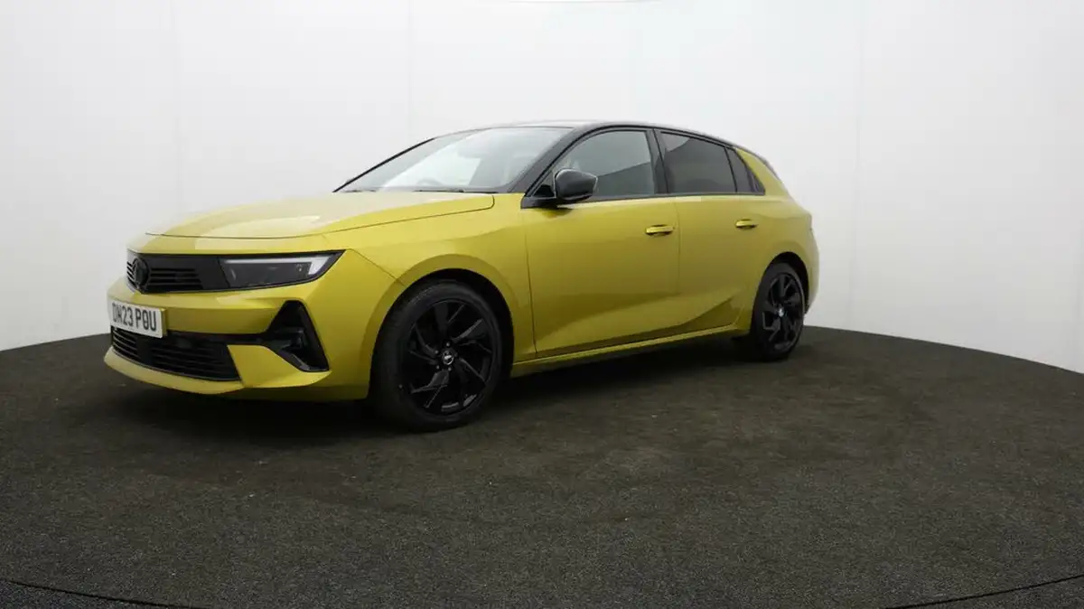 2023-vauxhall-astra-12-turbo-gs-hatchback-big-53