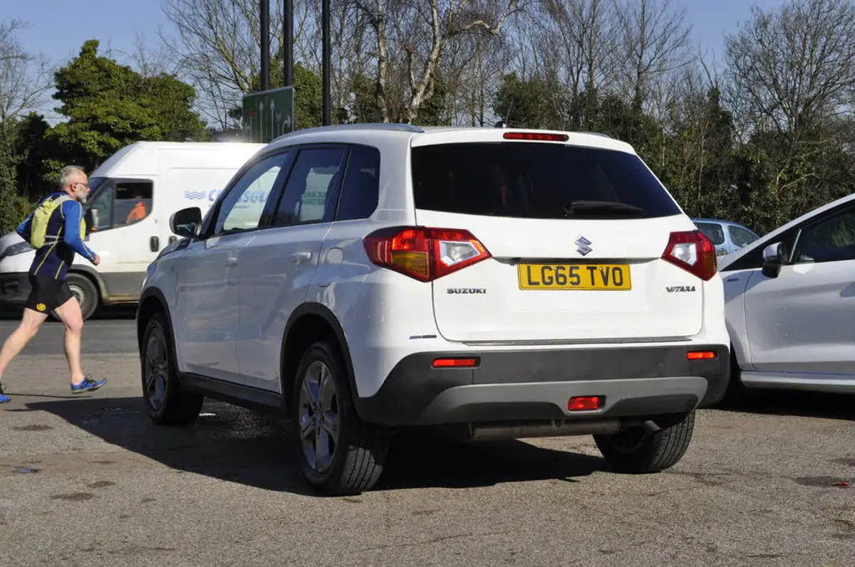 2015-suzuki-vitara-16-sz-t-big-4