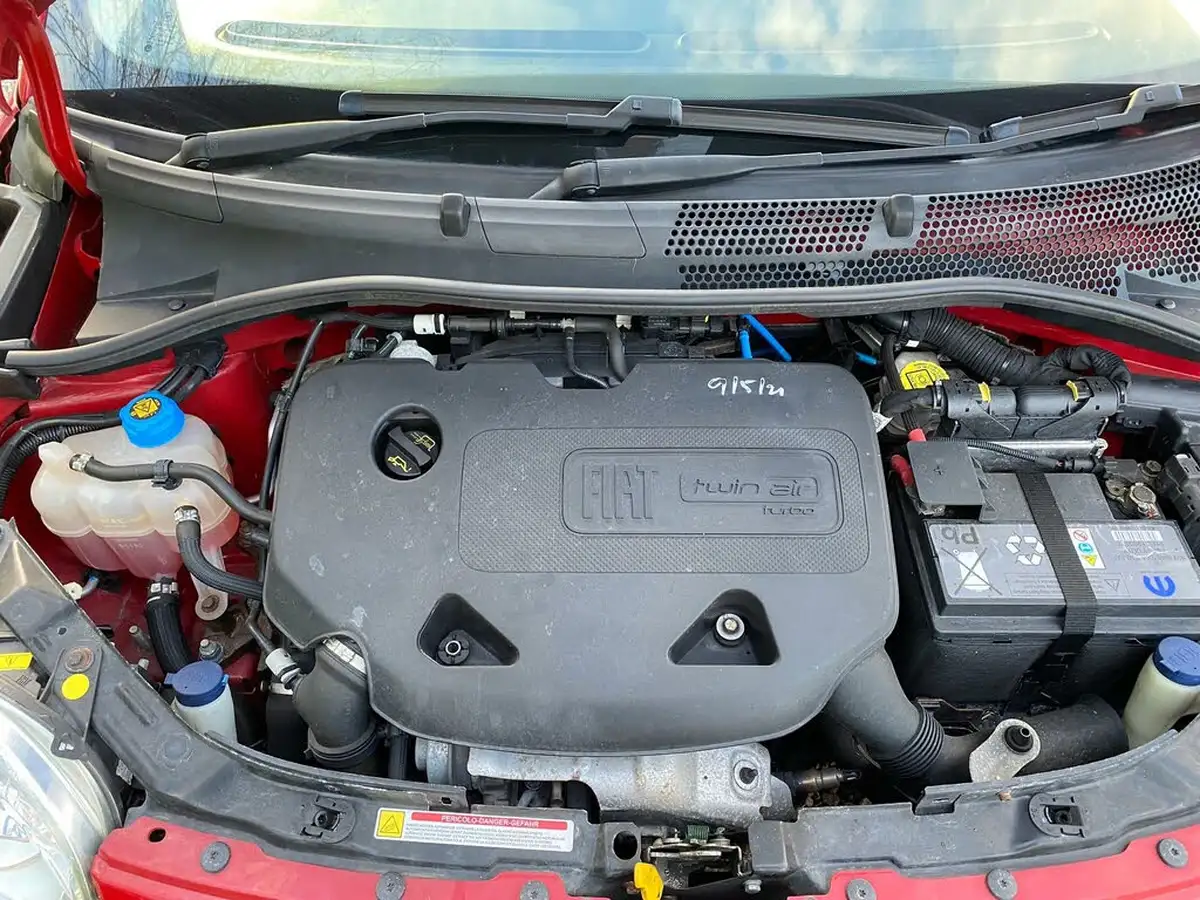 2016-fiat-500c-09-lounge-105bhp-big-50
