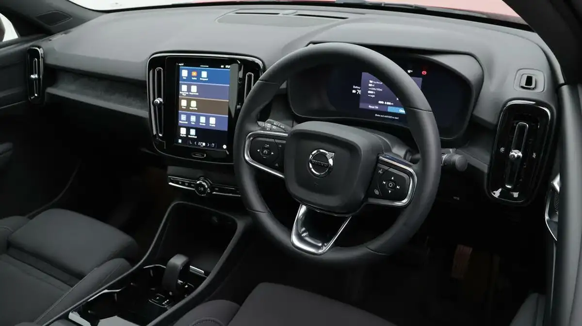 2023-volvo-c40-e-twin-recharge-core-big-9