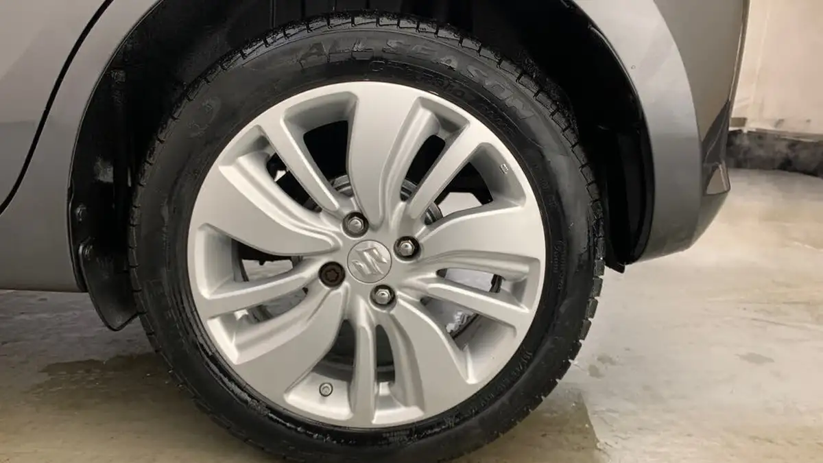 2017-suzuki-swift-10-boosterjet-sz-t-big-16