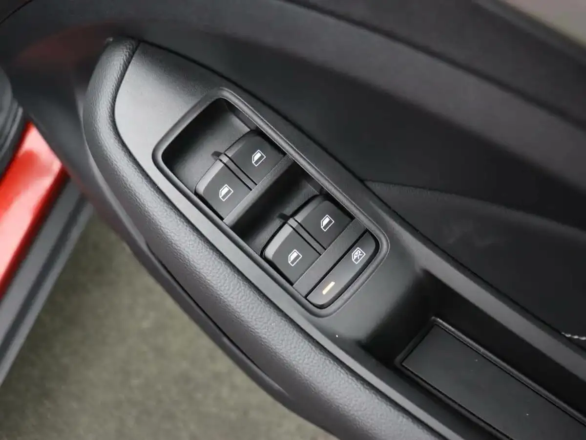 2021-mg-zs-suv-e-excite-ev-big-13