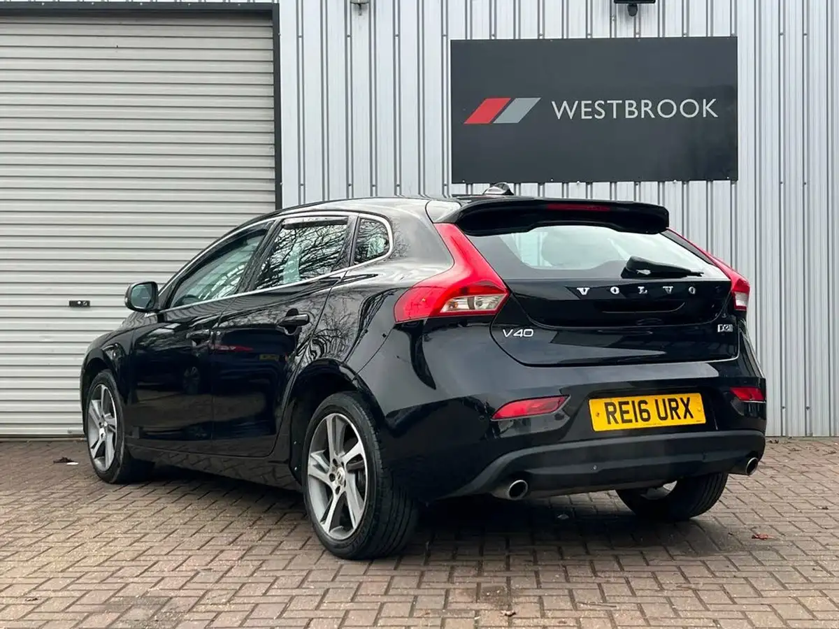 2016-volvo-v40-20td-d3-inscription-big-9