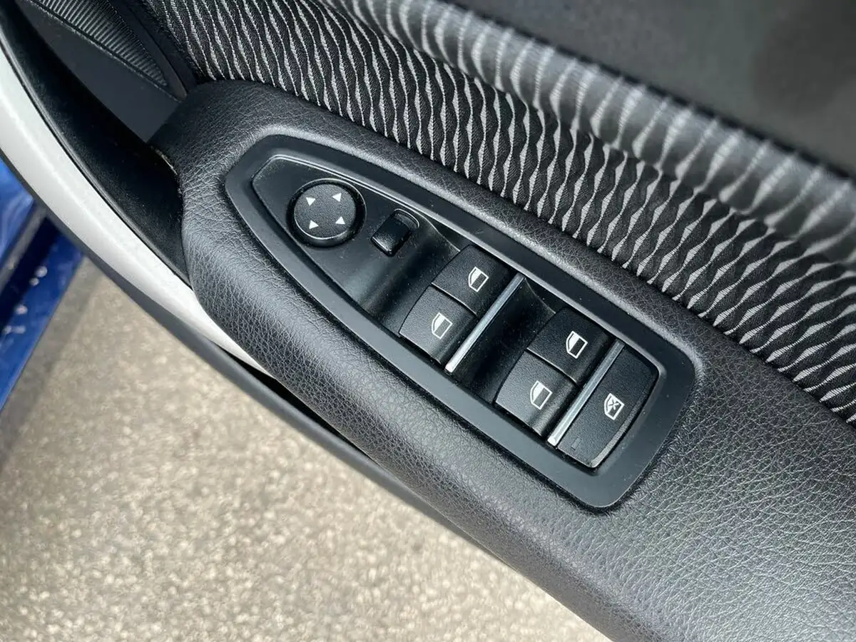 2019-bmw-1-series-15-118i-se-business-5d-auto-big-19