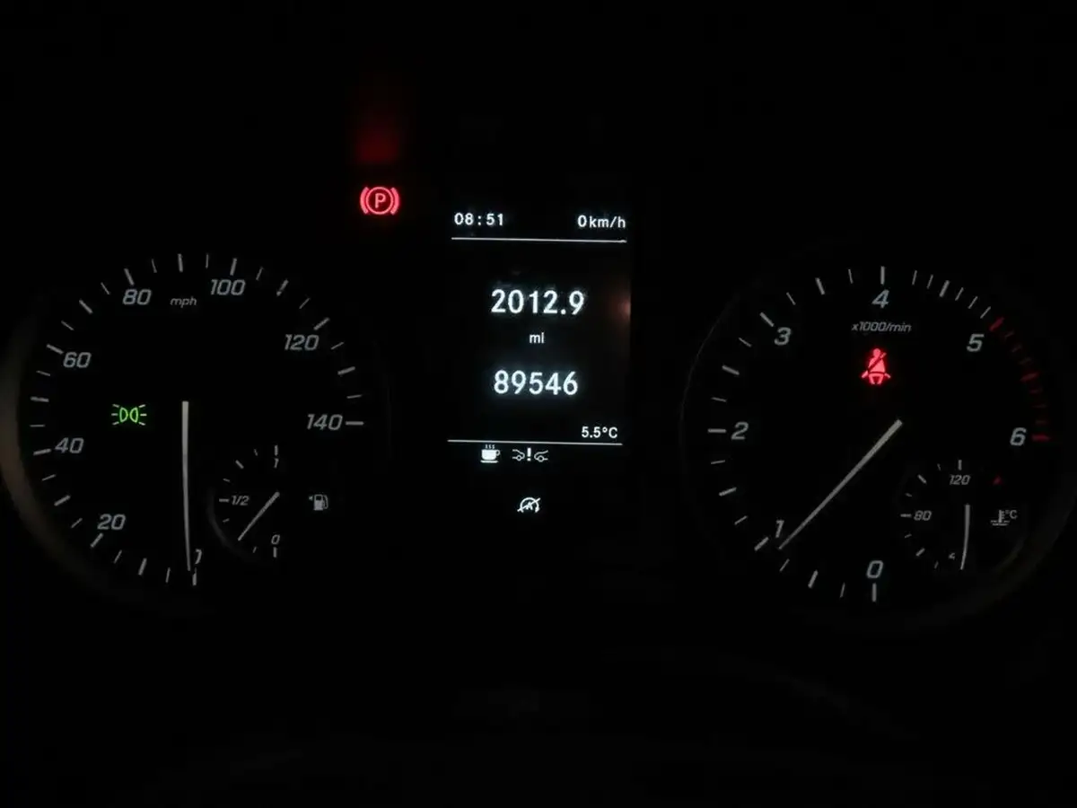 2020-mercedes-benz-vito-18-cdi-110-progressive-l2-100bhpeu6dt-panel-big-3