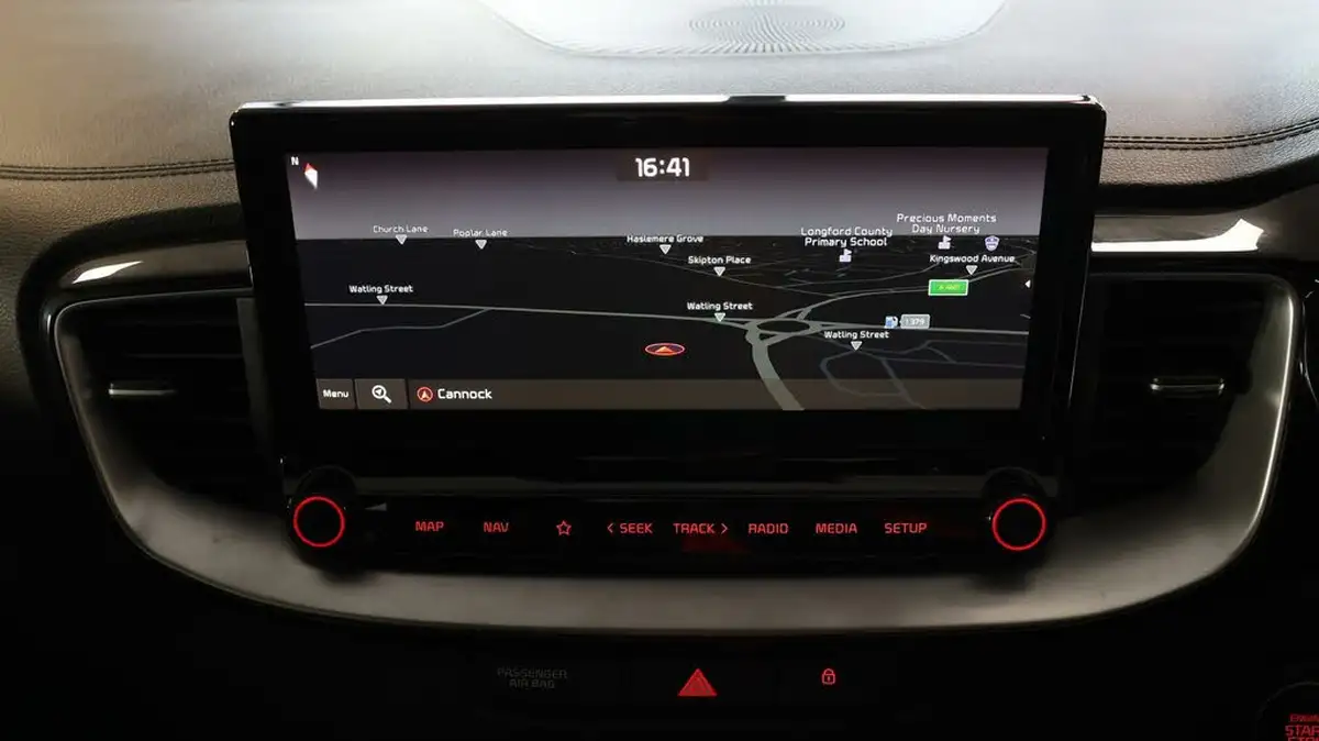 2021-kia-ceed-16-t-gdi-gt-dct-big-10