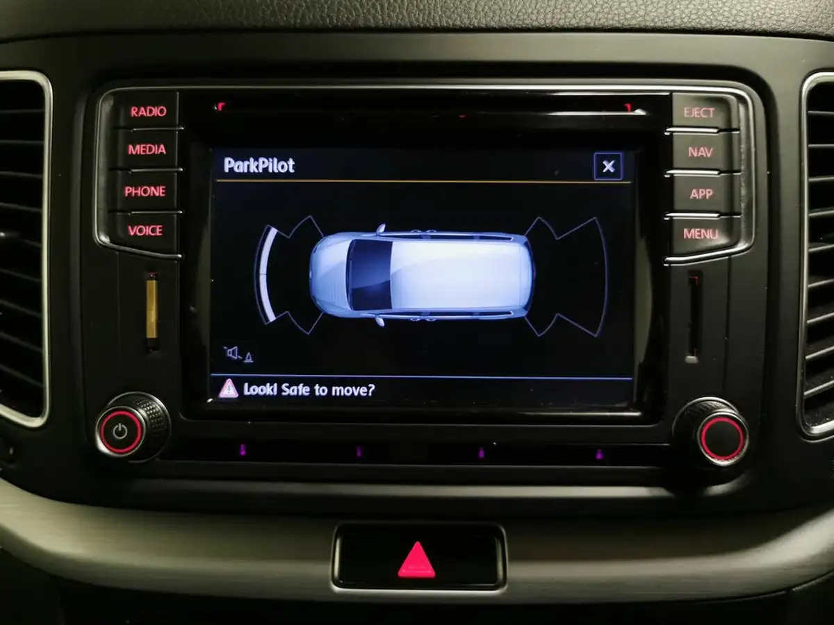 2020-volkswagen-sharan-20tdi-se-nav-150ps-dsg-big-18