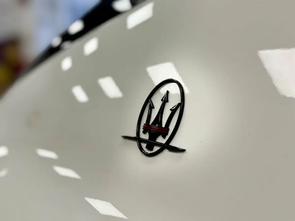 2016-maserati-levante-30td-big-30