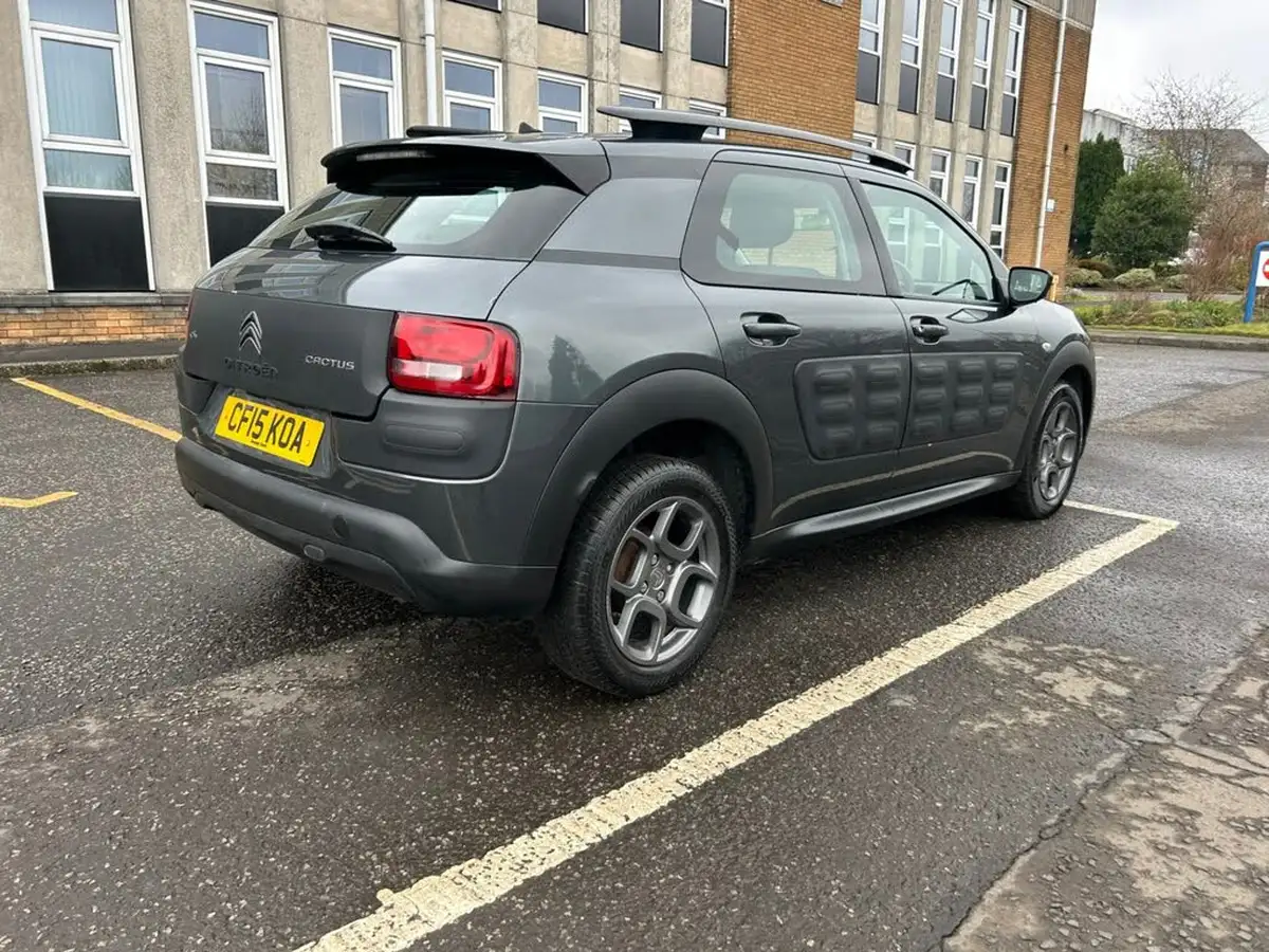 2015-citroen-c4-cactus-16bluehdi-feel-big-6