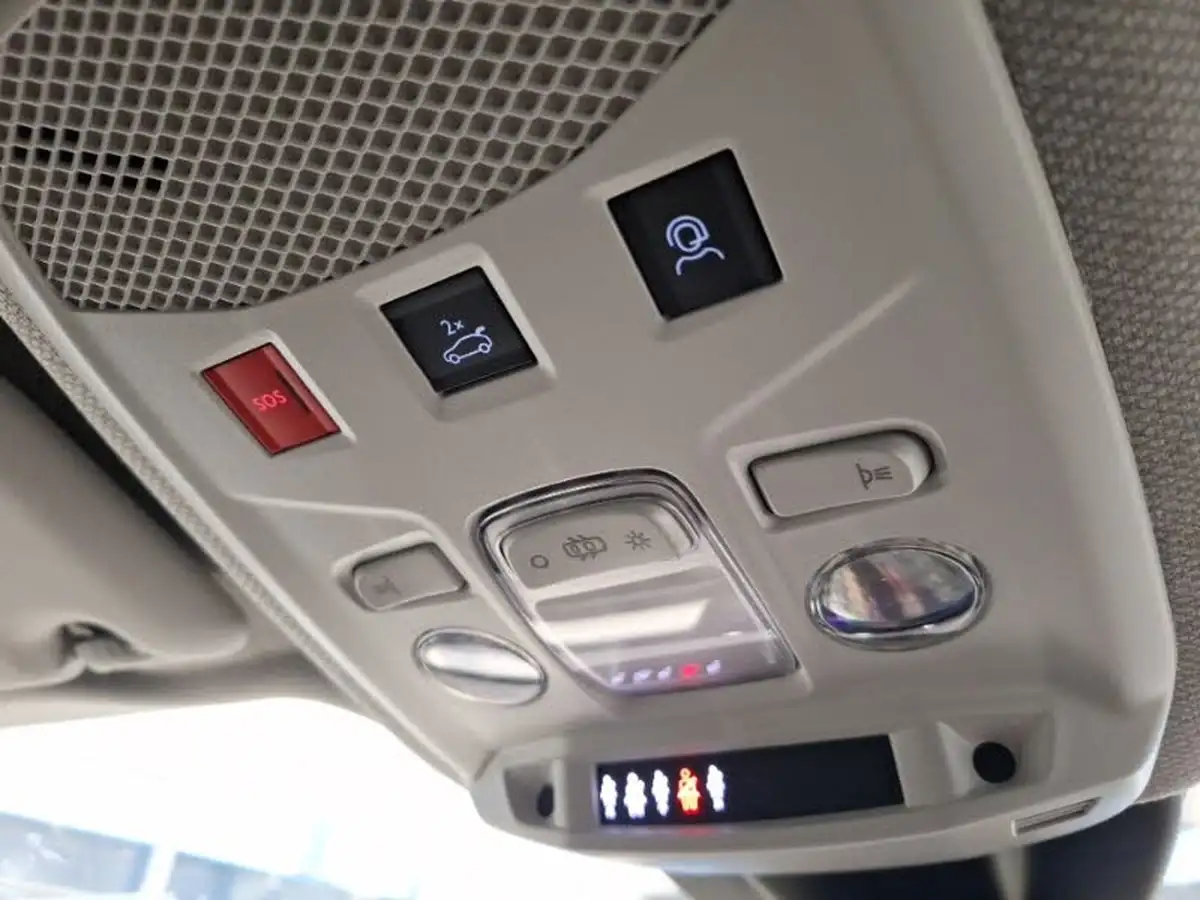 2025-jeep-avenger-12-gse-summit-e-hybrid-48v-auto-big-18