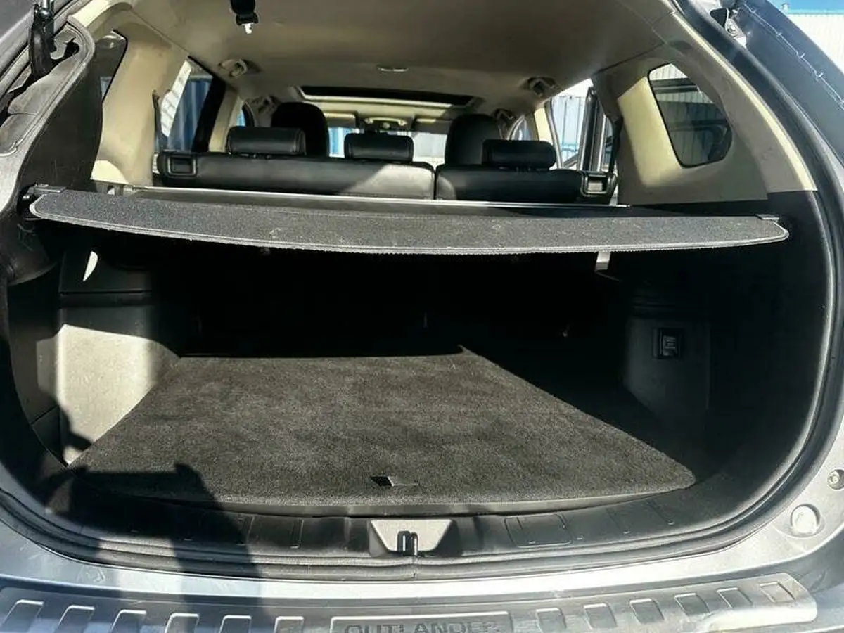 2016-mitsubishi-outlander-20-gx4h-phev-big-14