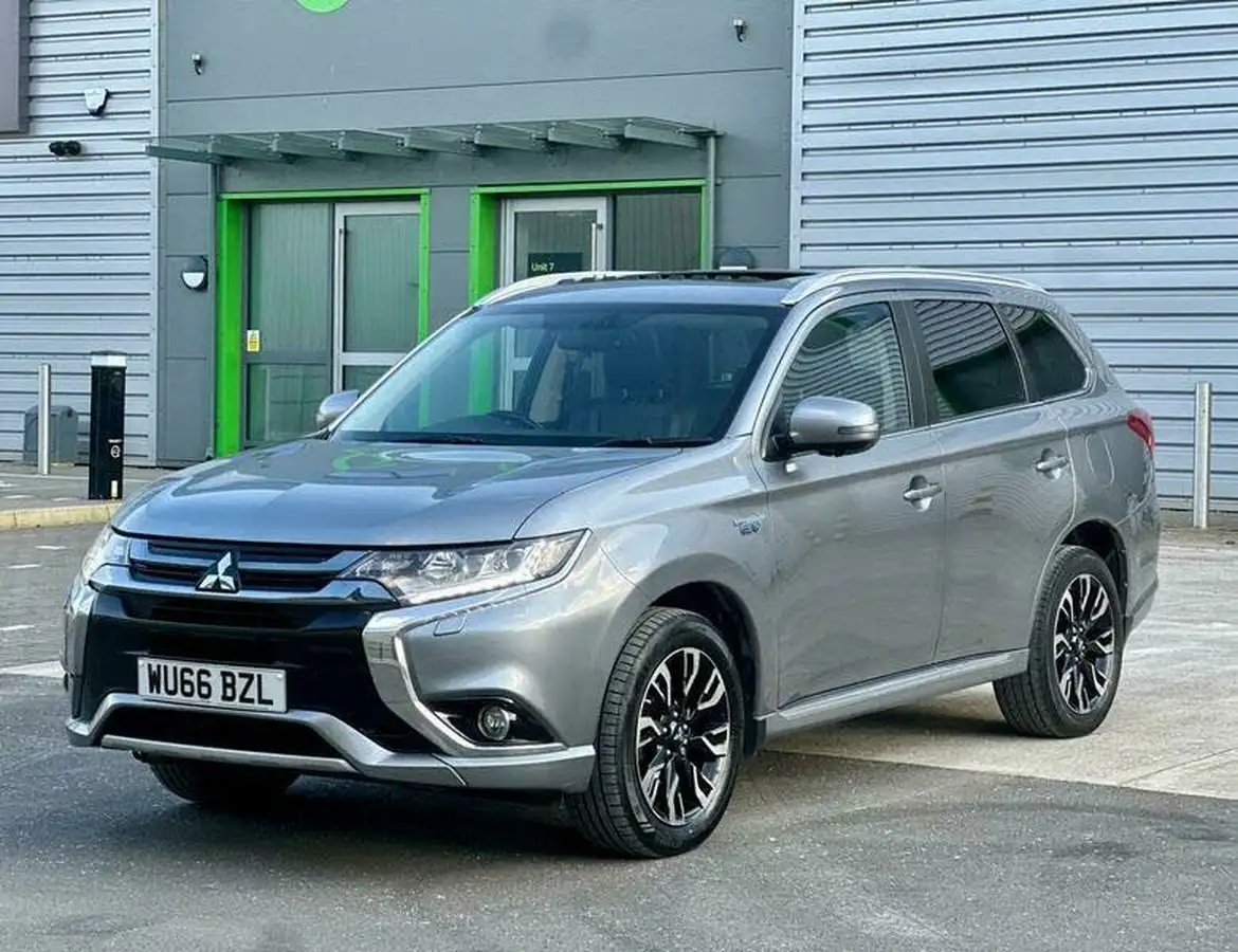 2016-mitsubishi-outlander-20-gx4h-phev-big-66