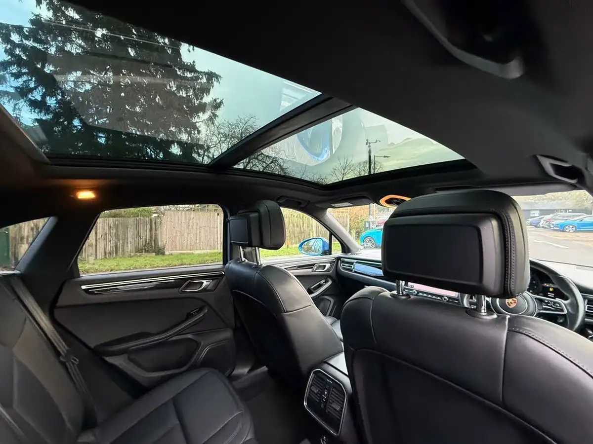 2019-porsche-macan-20-big-16