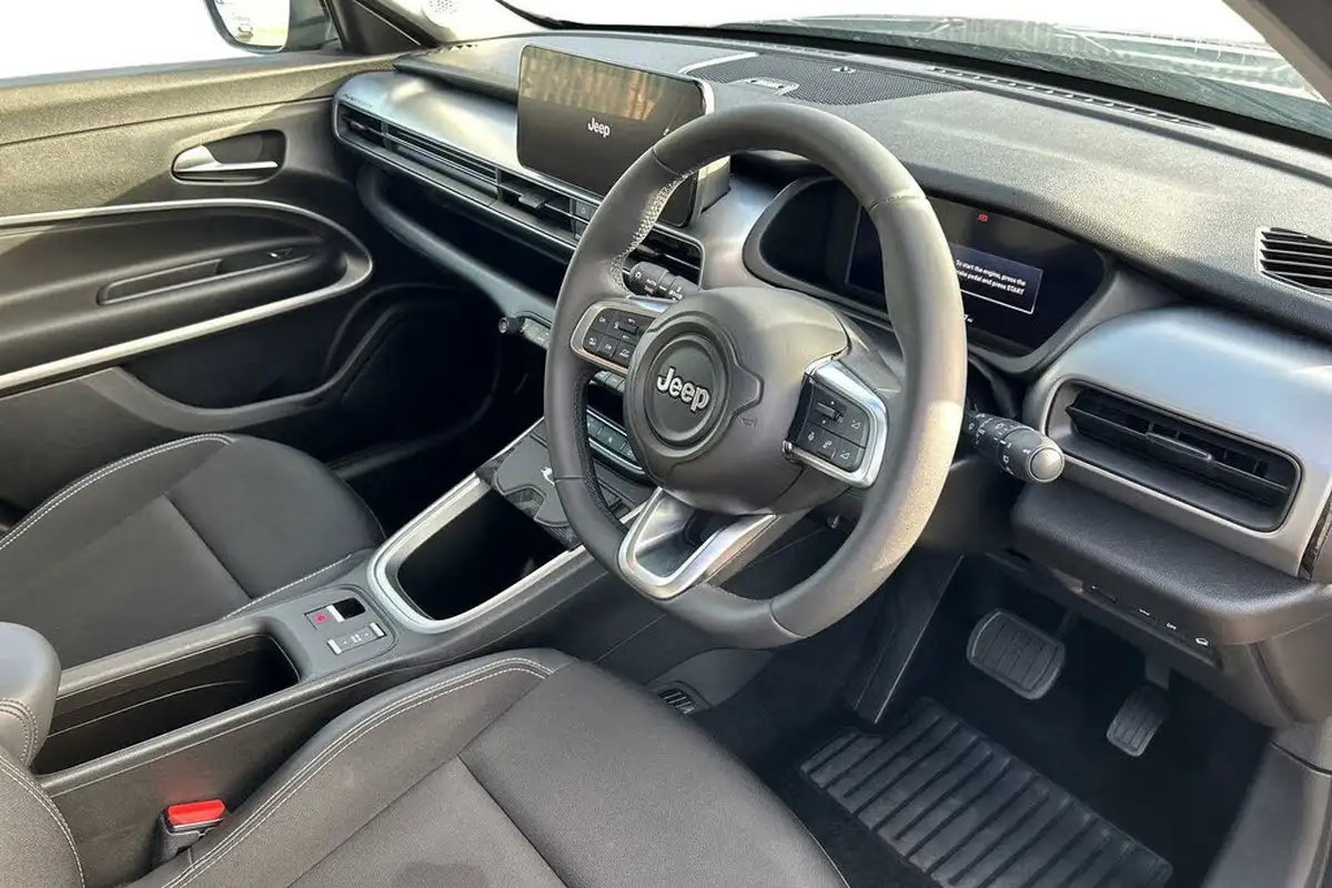 2023-jeep-avenger-big-5