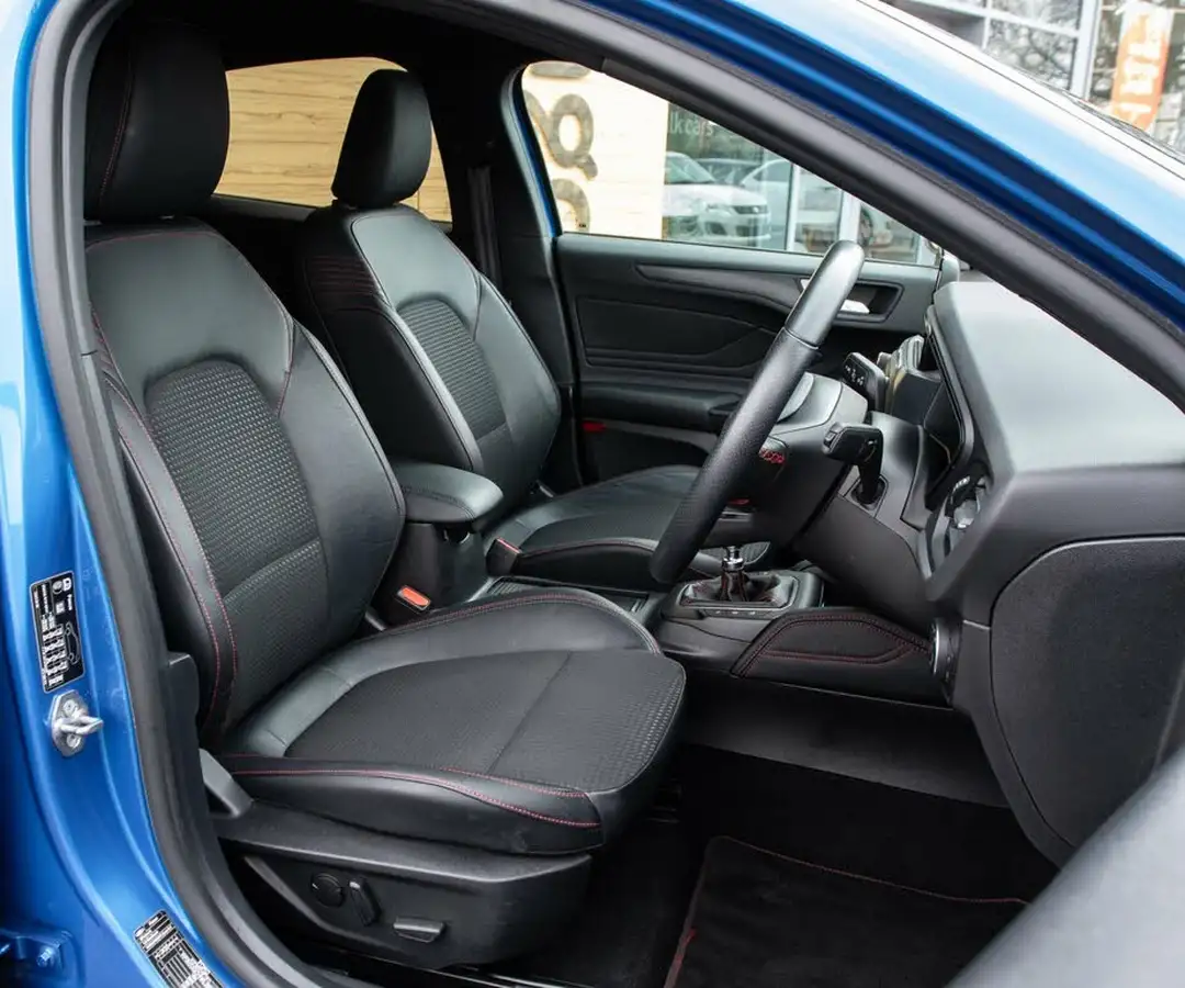 2019-ford-focus-15t-st-line-x-182ps-hatchback-big-31