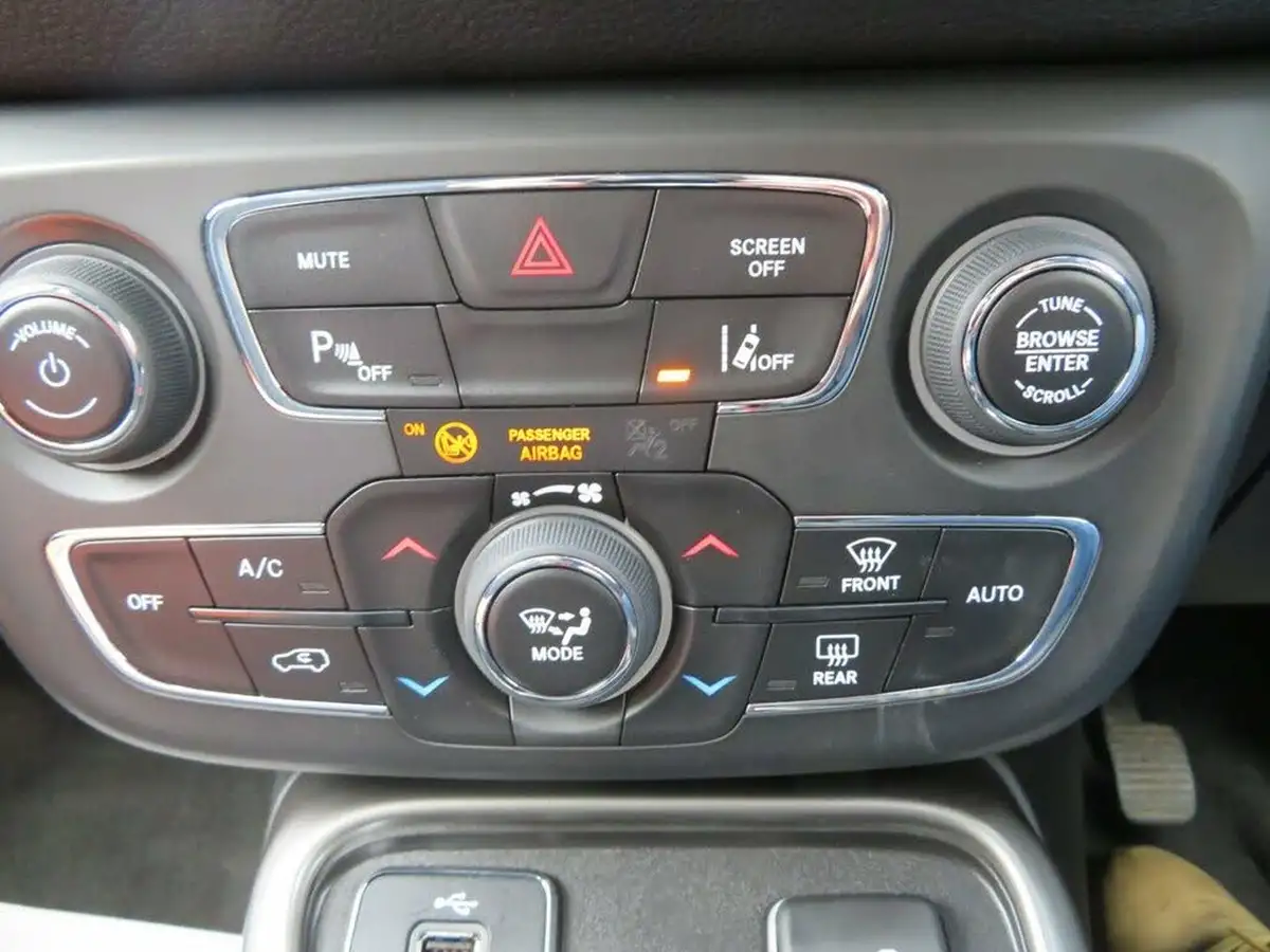 2018-jeep-compass-14-multiair-ii-longitude-big-36
