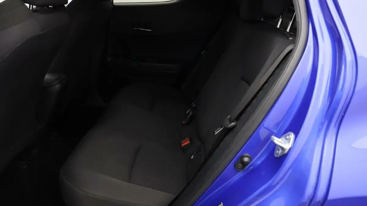 2018-toyota-c-hr-18-vvt-i-dynamic-big-16