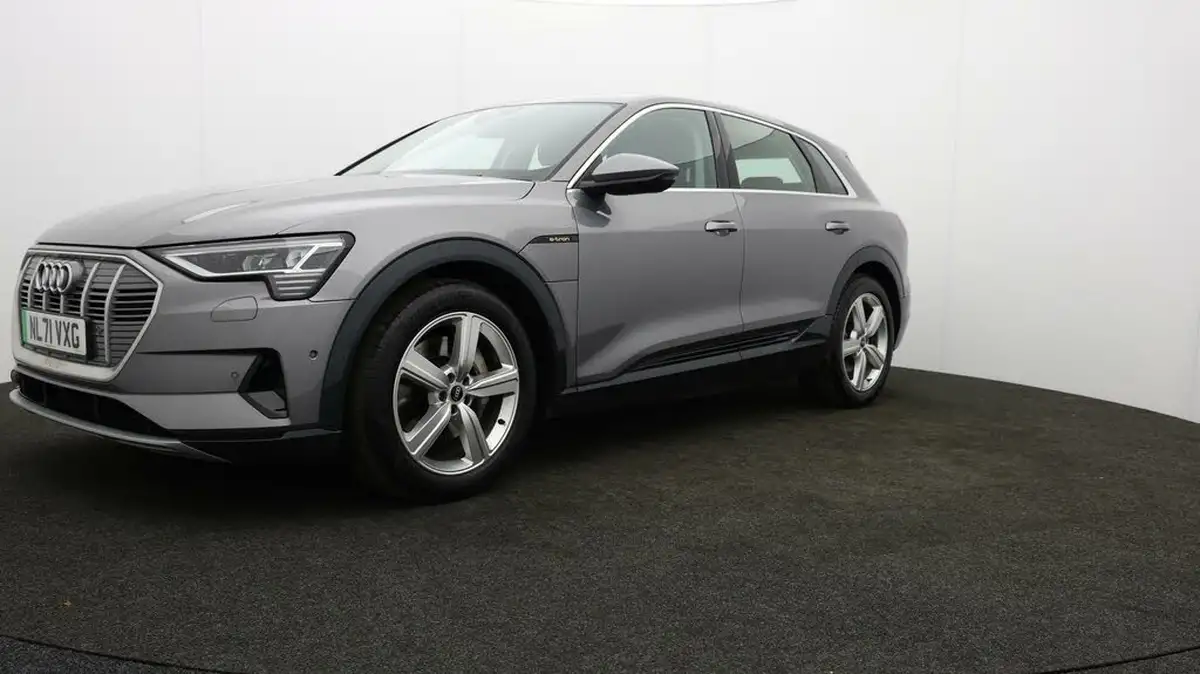 2021-audi-e-tron-50e-technik-station-wagon-big-2