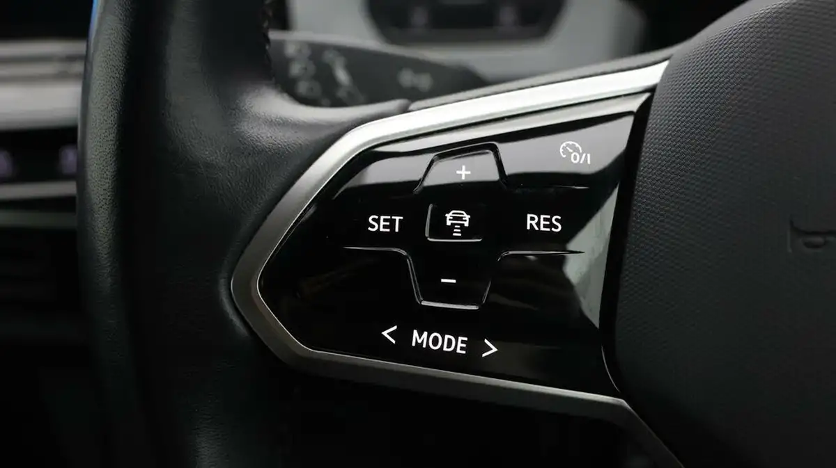 2021-volkswagen-id3-e-max-big-21
