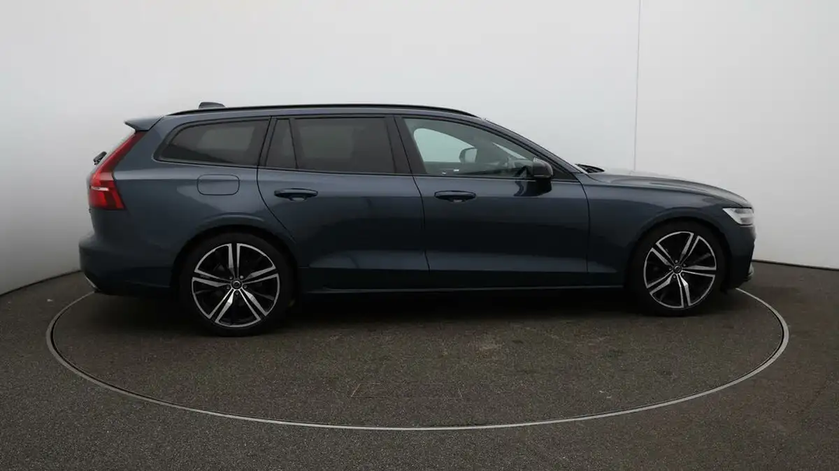 2021-volvo-v60-20-b3-r-design-160bhp-big-42
