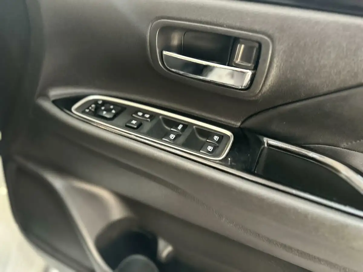 2016-mitsubishi-outlander-20-gx3h-phev-5st-big-21
