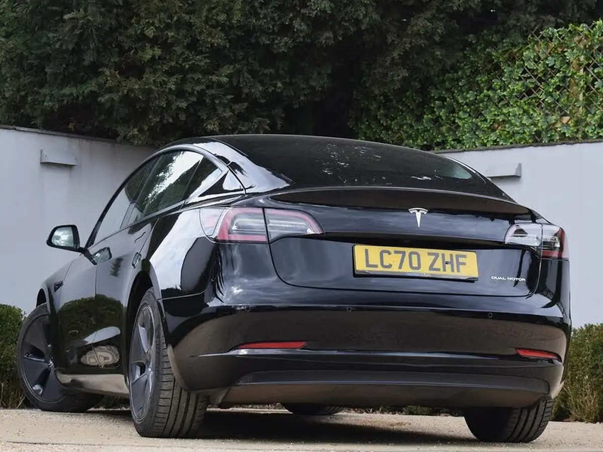 2020-tesla-model-3-e-long-range-big-5