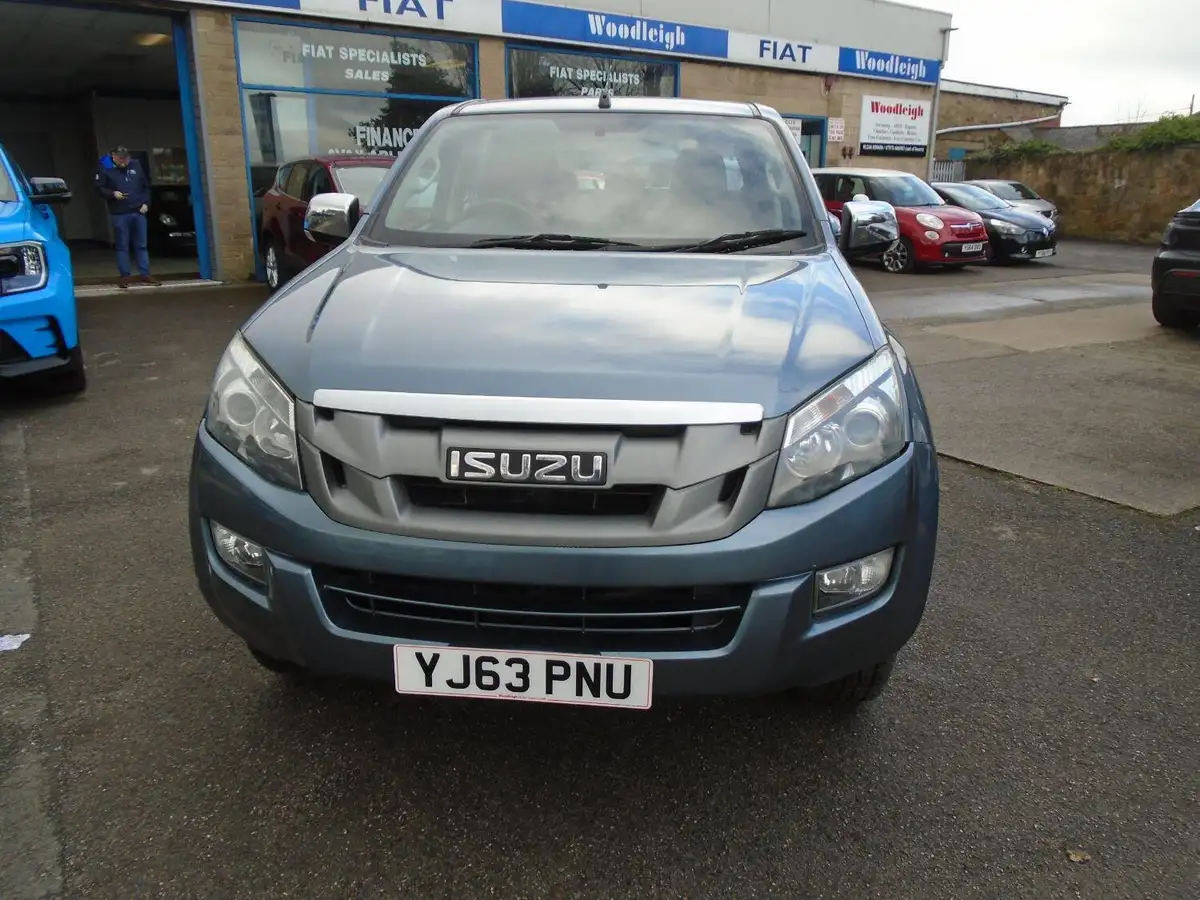 2013-isuzu-d-max-25td-eiger-big-1