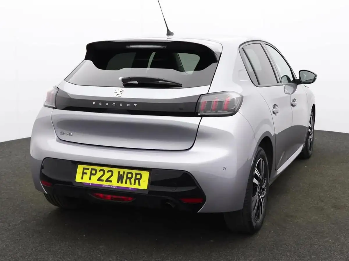2022-peugeot-208-12-puretech-allure-premium-100bhp-eat8-big-5