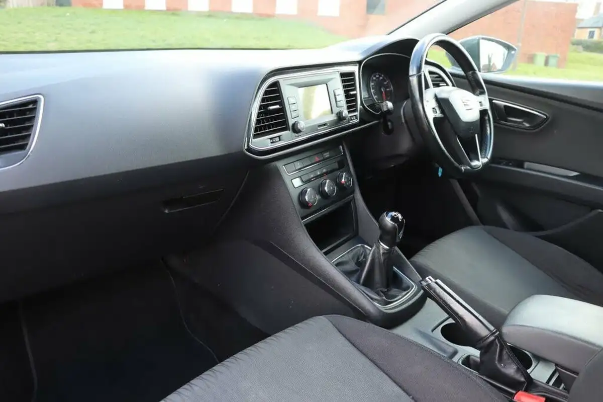 2016-seat-leon-16tdi-ecomotive-se-sports-tourer-big-18