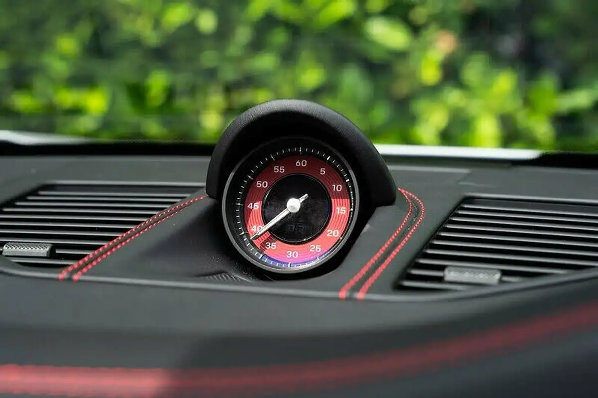 2023-porsche-911-30-targa-4-gts-pdk-big-36