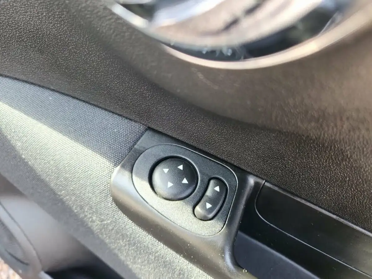 2019-fiat-500-12-lounge-ss-big-18