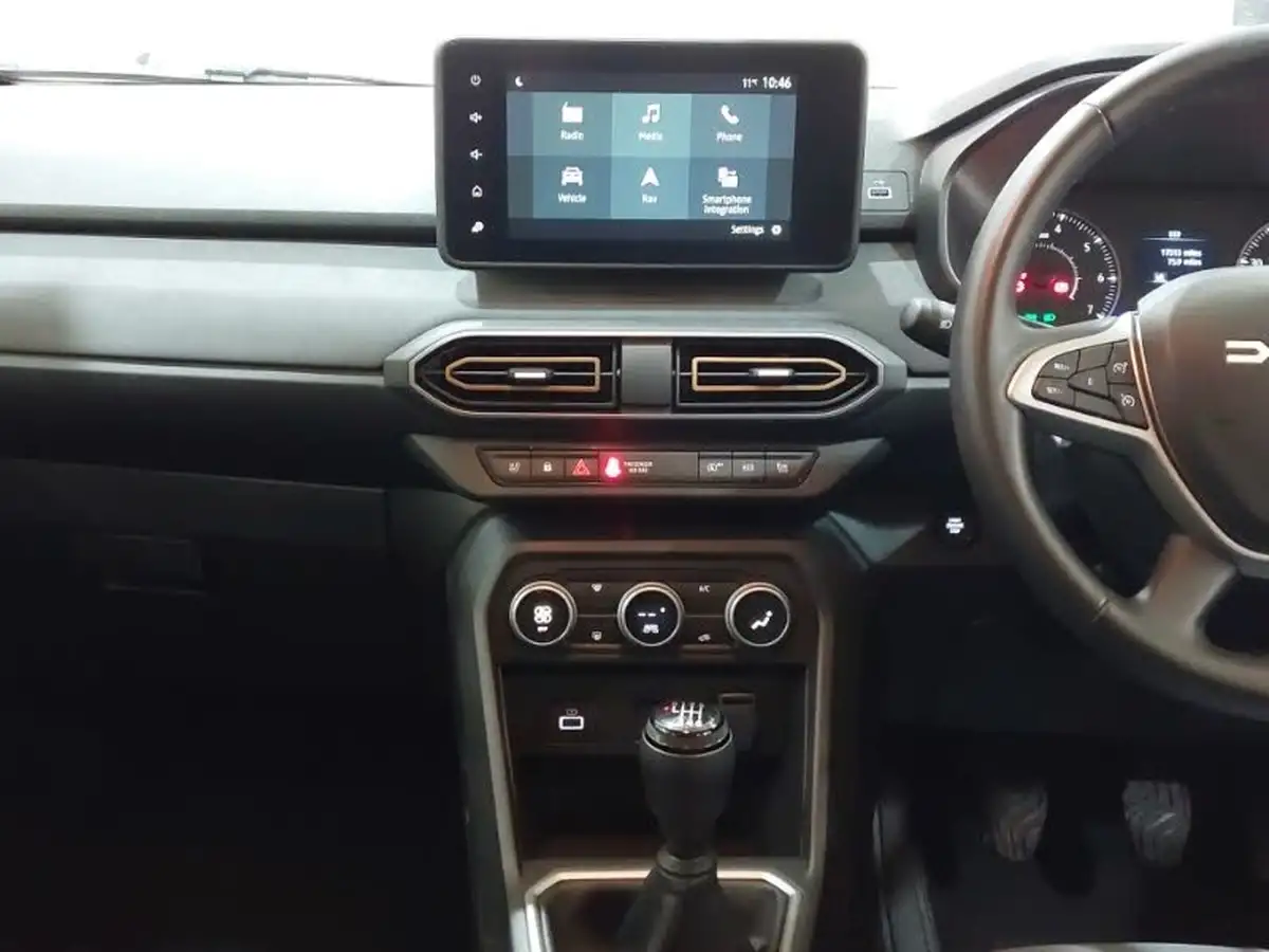 2023-dacia-sandero-stepway-10-tce-essential-90bhp-big-9