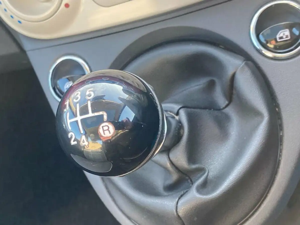 2017-fiat-500-12-lounge-big-38