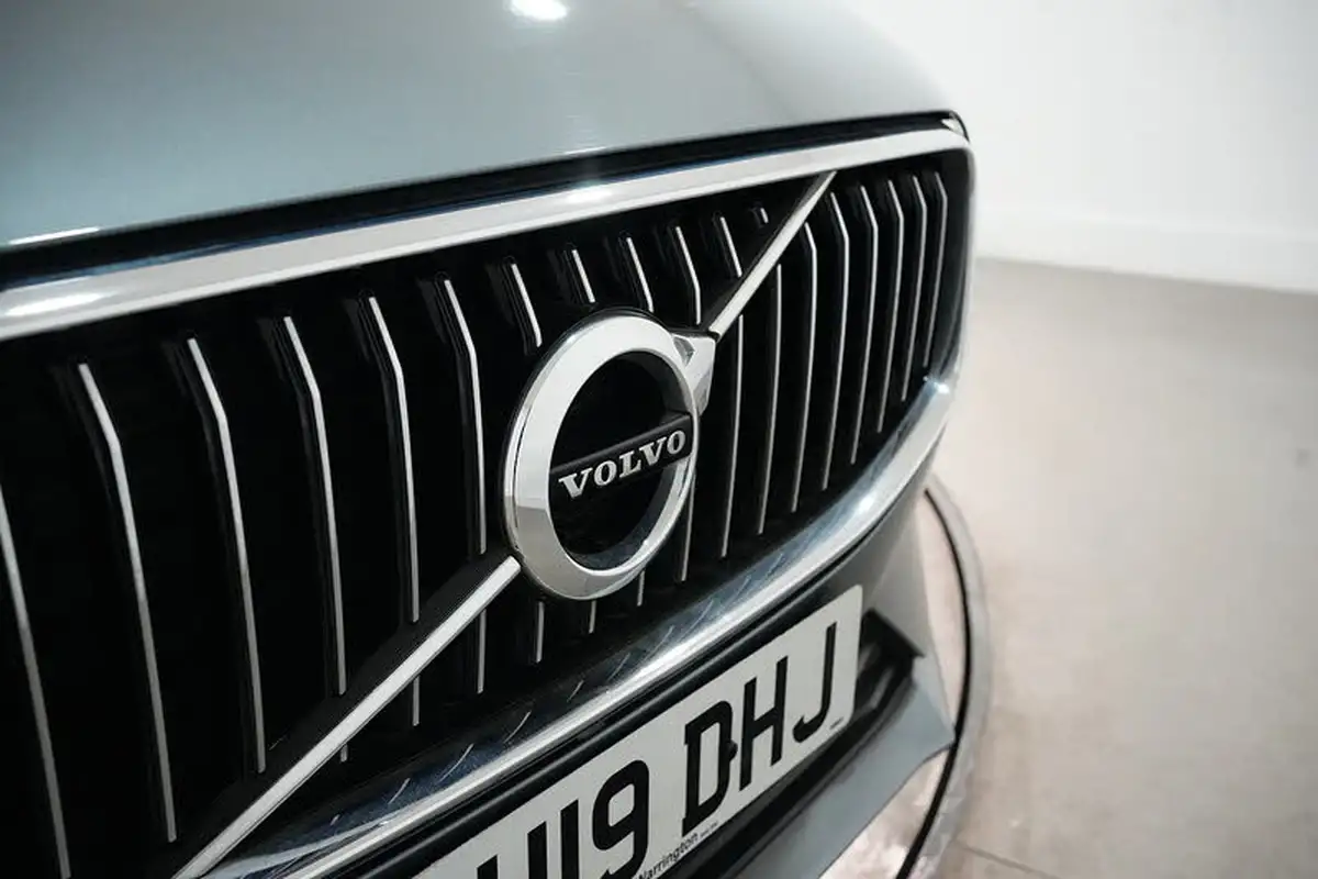 2019-volvo-xc60-20-t5-inscription-awd-big-15