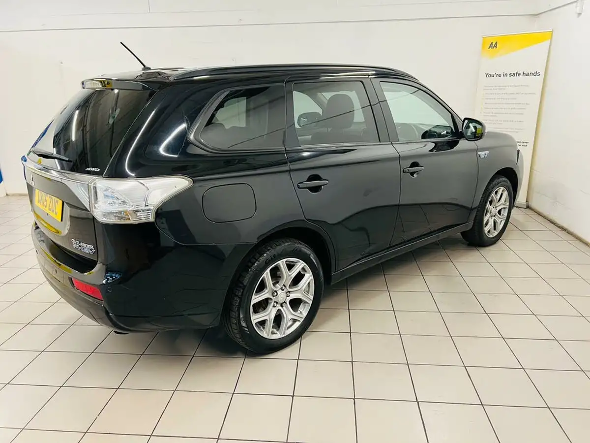 2015-mitsubishi-outlander-20-gx3h-phev-5st-big-8