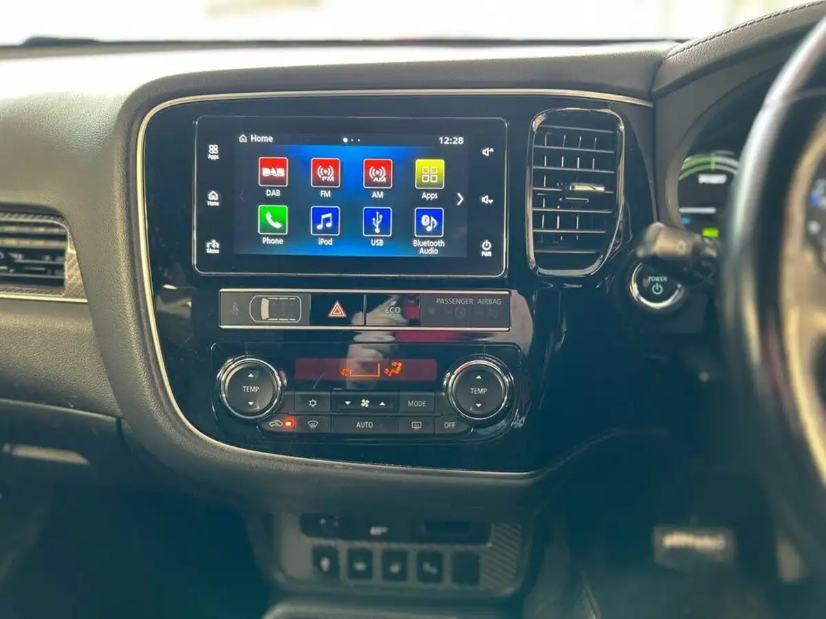 2019-mitsubishi-outlander-24-4h-phev-big-35