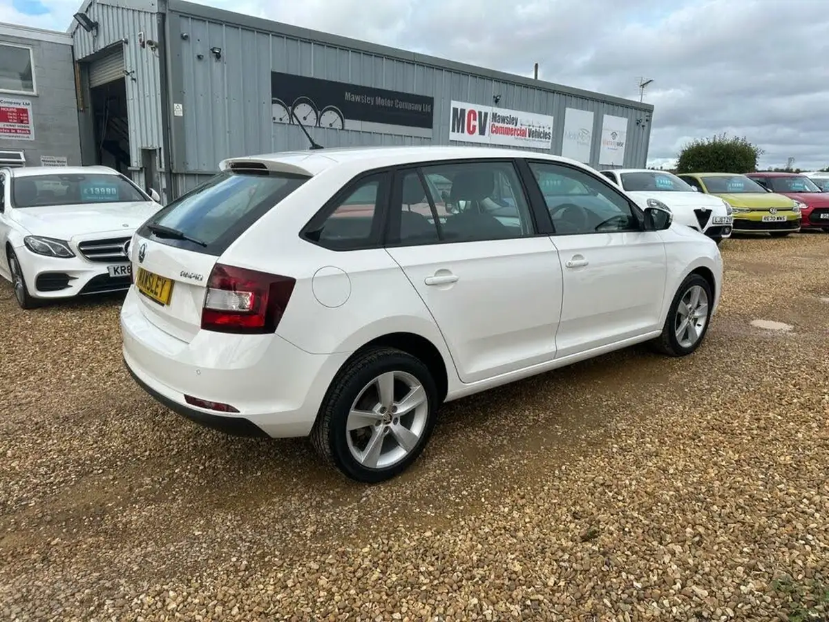2018-skoda-rapid-spaceback-10-tsi-se-tech-95ps-ss-big-2