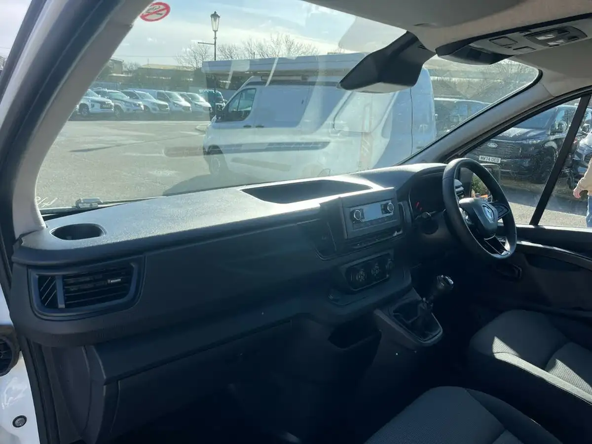 2022-renault-trafic-20dci-sl28-130-business-big-16