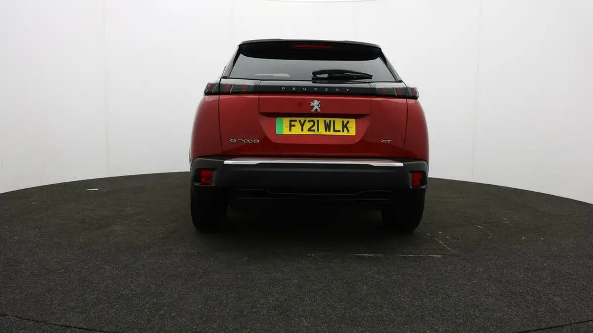 2021-peugeot-2008-suv-e-gt-premium-big-52
