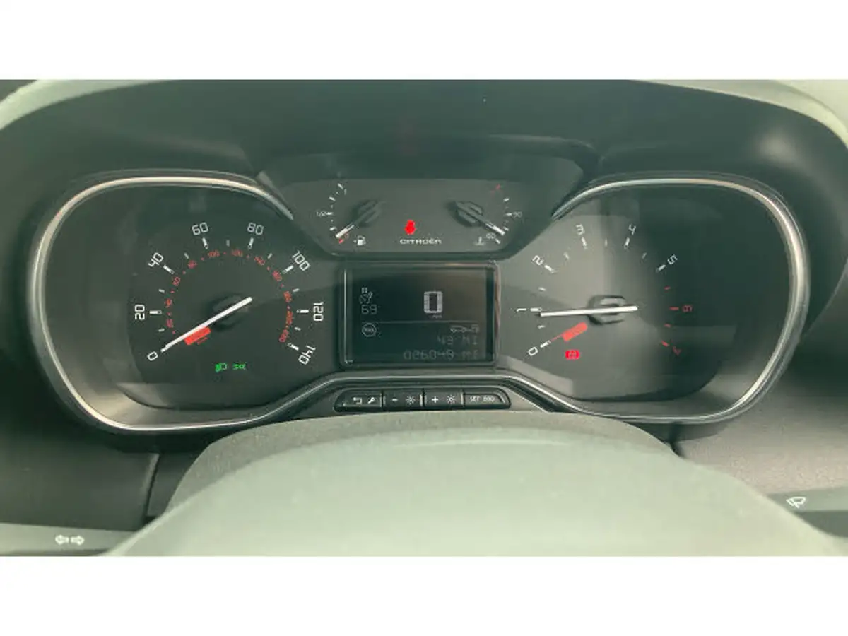 2023-citroen-c3-aircross-12-puretech-shine-110ps-big-17