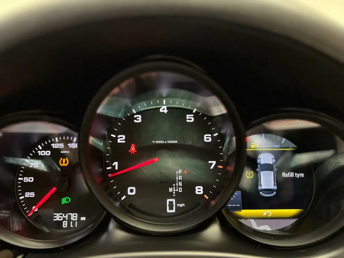 2019-porsche-macan-20-big-26