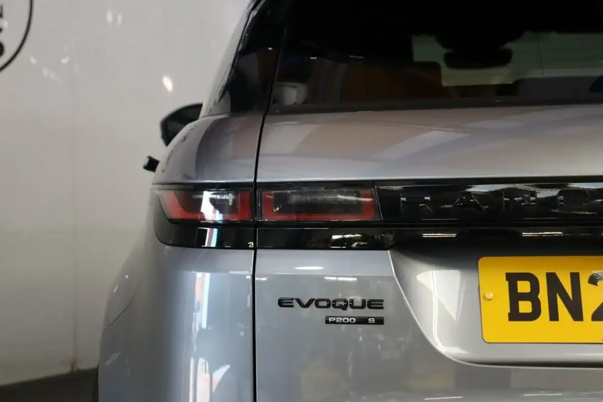 2020-land-rover-range-rover-evoque-20-p200-r-dynamic-s-200bhp-big-25
