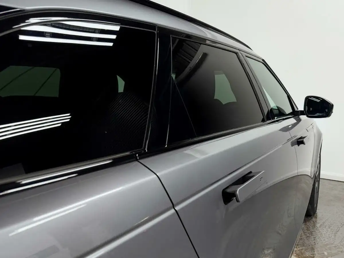 2021-land-rover-range-rover-velar-20-p400e-r-dynamic-hse-big-20