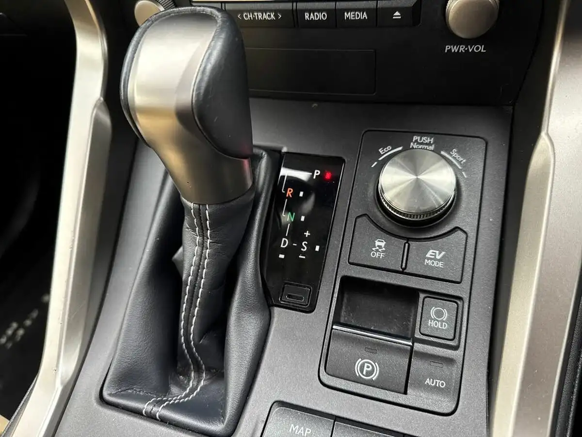 2019-lexus-nx-300h-25-nx-big-31