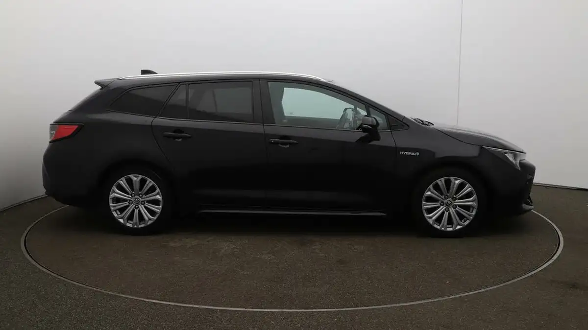 2021-toyota-corolla-18-vvt-i-design-trk-touring-sports-5d-big-41