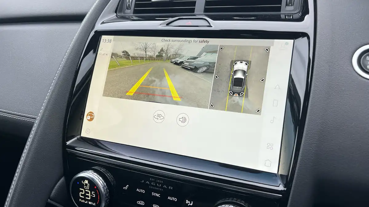 2021-jaguar-e-pace-15-p300e-r-dynamic-se-big-11