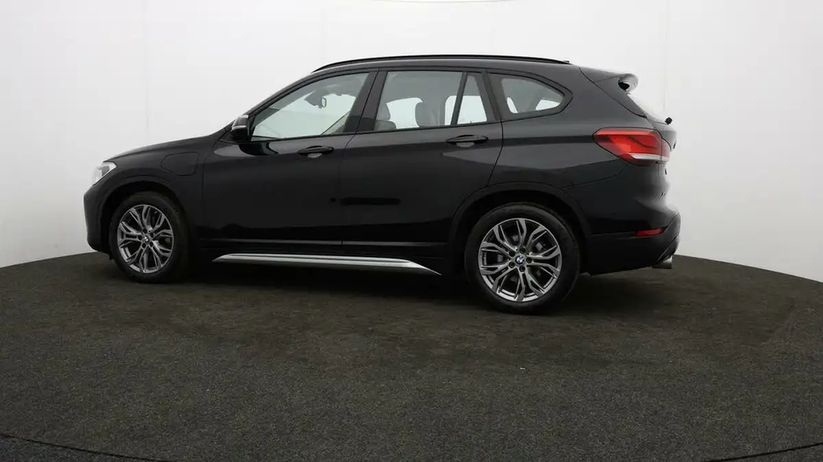2021-bmw-x1-15-xdrive-25e-phev-xline-big-70