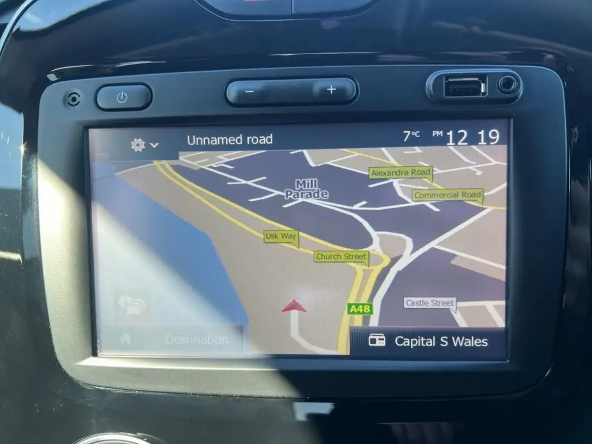 2018-renault-captur-09-tce-dynamique-s-nav-big-26