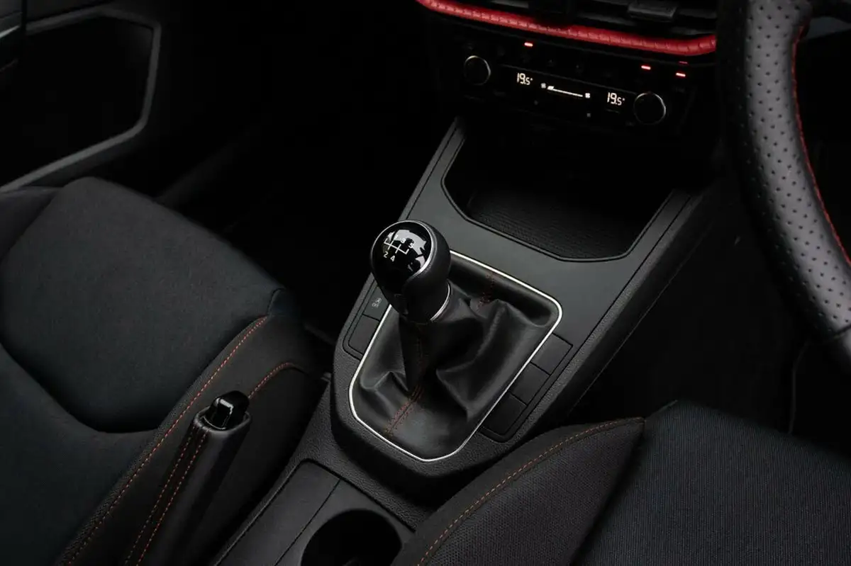 2023-seat-ibiza-10-mpi-fr-big-32
