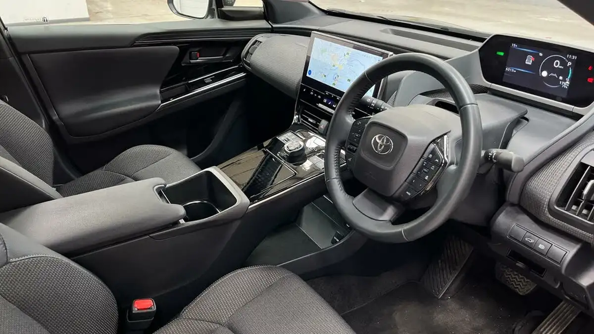 2023-toyota-bz4x-e-motion-215bhp-awd-11kw-obc-big-27